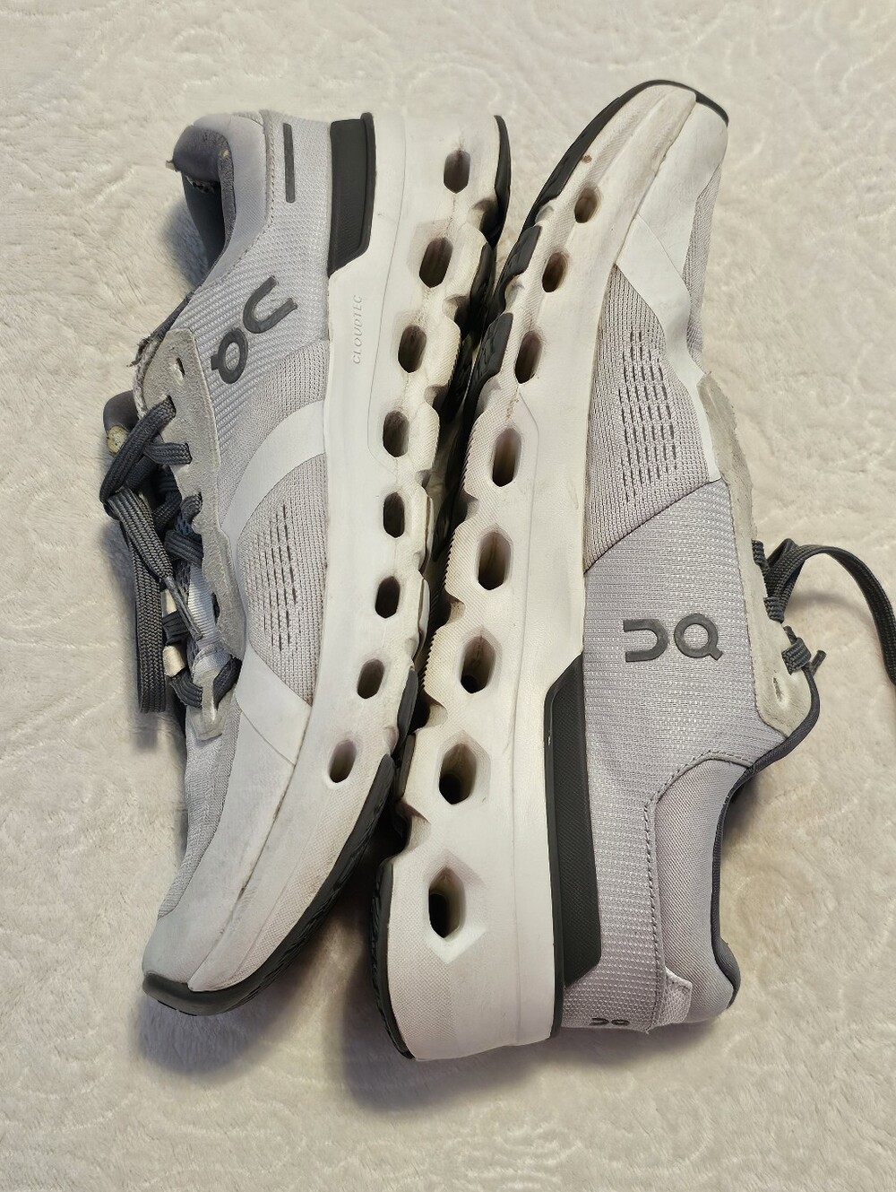 On Cloud Cloudflyer Womens Shoes Size 7.5 US Gray Silver Running Sneaker 3WE1013